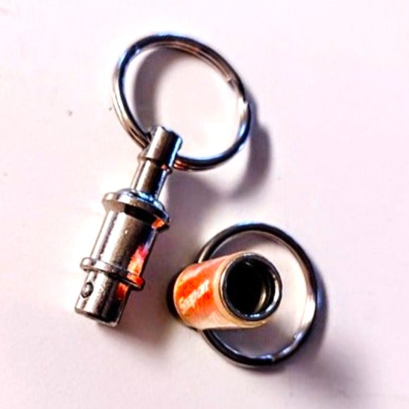 Snap-on Set 2 CAN COZIES w/MAGNETS + VINTAGE KEY HOLDER & ZIPPER PULL ~ ALL NEW - Picture 9 of 13